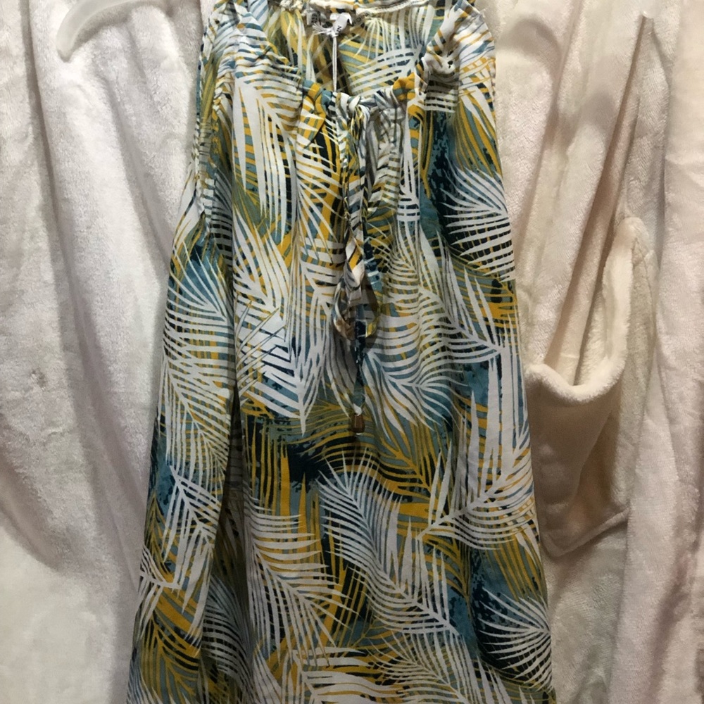 Floral print sleeveless top